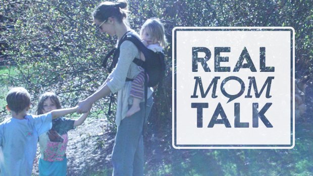 Babywearing with multiple children - Simplify your big family life!