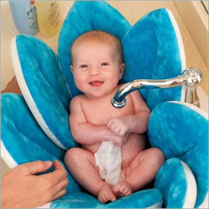Blooming bath - turquoise color. One of our favorite must-have bath items for babies